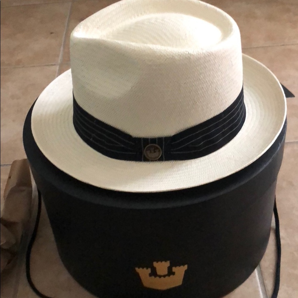 New with tags Goorin Bros hat.